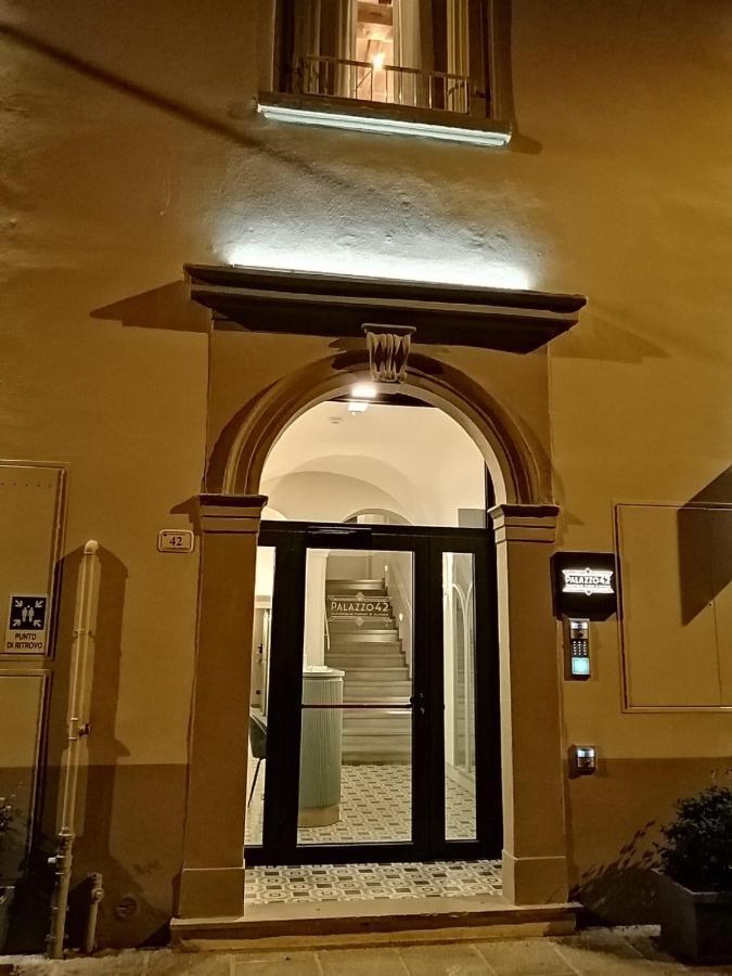 Palazzo 42 - Boutique Hotel & Suites Пистоя Екстериор снимка